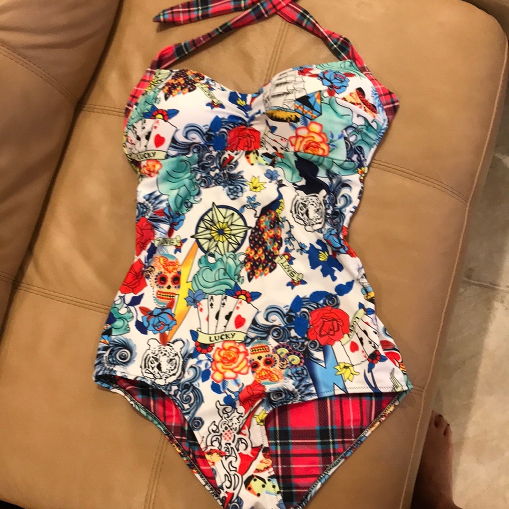 One piece swim suit